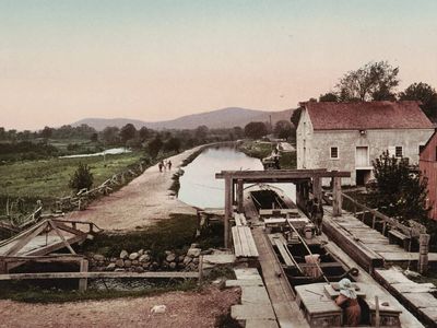 In 1824, construction began on New Jersey’s Morris Canal, where 23 inclined planes carried boats up and down hills; some lifts spanned up to 100 feet