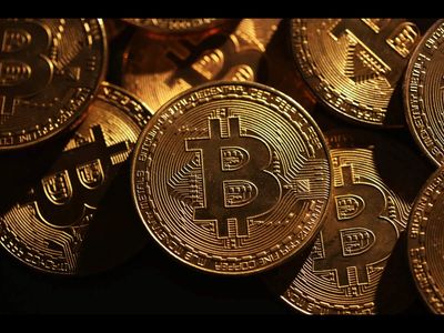 Bitcoin trades near $83,000 as macro headwinds and US political uncertainty weigh on sentiment