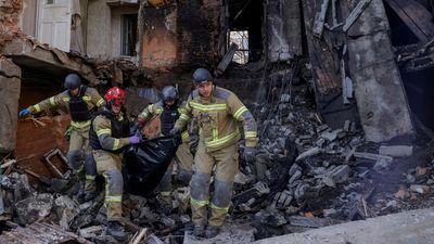 Russia pounds Ukrainian cities, spares energy targets for first time since Trump 'ceasefire'