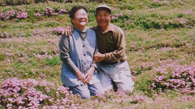 Why a Japanese farmer turned his home into a sea of pink flowers for his blind wife