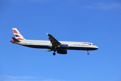 British Airways flight diverted in mid-air emergency over cracked window