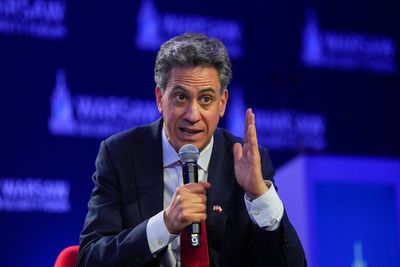 Miliband risks new Falklands row with Argentina over oil field decision