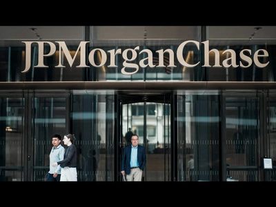 US banks post strong profits, but inflation and rate risks cloud outlook