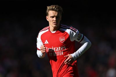 Why Arsenal players are wearing black armbands vs Lille in Champions League today