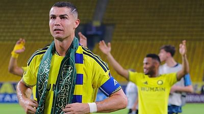 Ronaldo waves Saudi flag scarf after missile alert delays Asian Champions League match in Riyadh