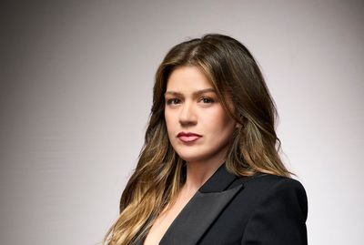 Kelly Clarkson’s $15,000 bird feud with a Brooklyn shop shows why winning the argument can cost you customers