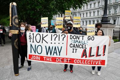 US families are behind on bills at rate not seen since Great Recession of 2008