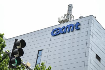 China's CXMT Sparked a Global Chip Stock Rout. Why Samsung, Micron and SK Hynix Are Tumbling.