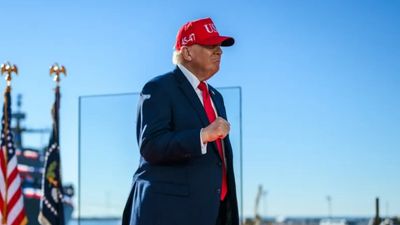 Trump strikes a fuel deal with Putin. Then he shrugs off warnings that the move is a gift to the man allegedly helping Iran target US warships