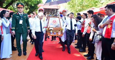 Xin hương hồn các liệt sĩ hãy xem quê hương TP.HCM là nơi đất lành để các anh, các chị yên nghỉ