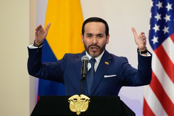 Colombia gives police greater power to break up street protests