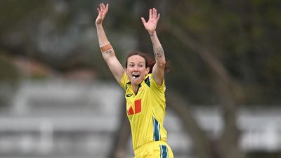 Australia sweep Bangladesh 3-0 after Schutt stars