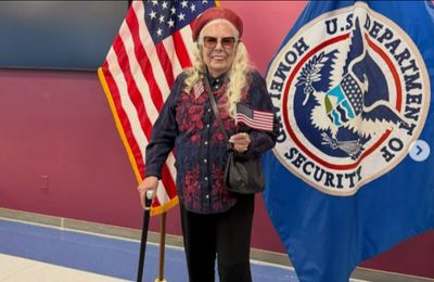 '62 years in the making': Joni Mitchell becomes US citizen