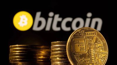 Bitcoin hovers near $83K as Asian stock sell-off triggers over $800 million in crypto liquidations