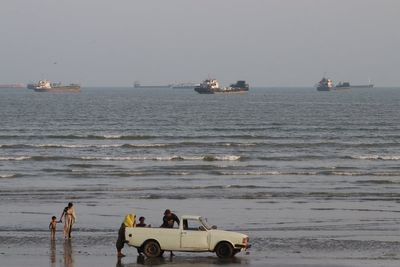 Ship catches fire and sinks after attempting to pass through Strait of Hormuz – reports