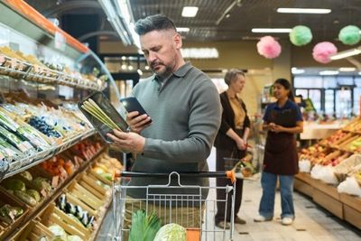 How Rich Would You Have to Be Before You Stopped Looking at Prices?