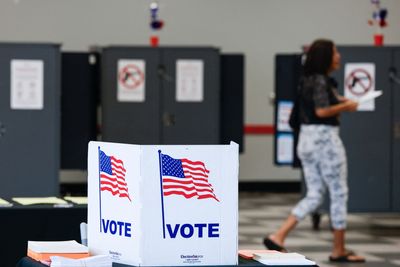 Midterms 2026 Turn Real: Early Ballots Flow as Forecasters Give Dems 83% House Odds