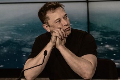 Elon Musk Claims Donald Trump Has Final Say on Starshield Caps Disrupting Ukraine Drones
