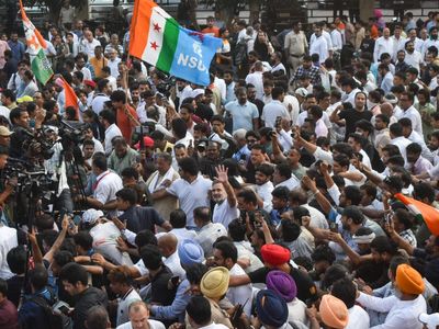 Supreme Court issues notice to Election Commission over Rahul Gandhi's plea alleging SIR irregularities, voter deletions