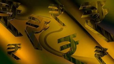Rupee extends winning streak as dollar, oil ease and stocks rally