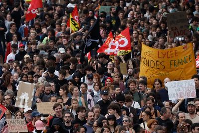 French soccer ethics body calls on fans to keep politics out of stadiums amid student protests
