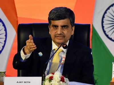 India insurance regulator to oversee smooth transition to new commission rules, chairman says