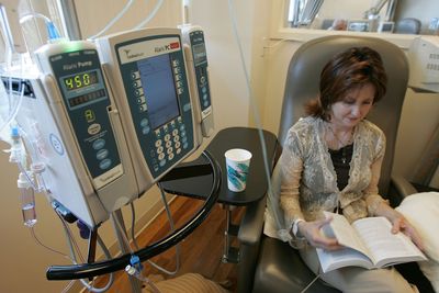 Ice Cream During Chemotherapy Was Linked to Half the Rate of Painful Mouth Sores in Transplant Patients