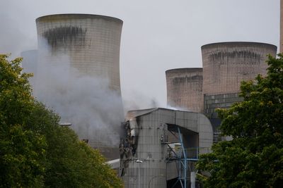 Fiddler’s Ferry: Crews tackle blaze at former power station in Cheshire