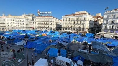 Tears, hugs and continued fight for housing: Madrid's Puerta del Sol after two weeks