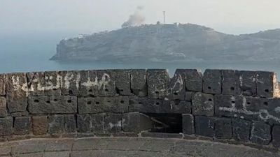 Houthi attack on palace used by Yemen government in Aden kills five
