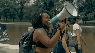 Austin couple mocked Black college students over parking and flaunted their $1.5 million home. The students’ response turned their street into a protest party