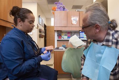 Congressman Presses Dental and Medical Groups to Warn Clinicians About Clindamycin, a Common Antibiotic Linked to C. Diff