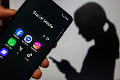 Sheinbaum's Digital Decree: Mexico Gives TikTok and Rivals One Month to Protect Minors