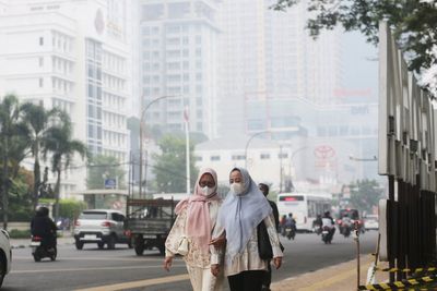 Wildfire traps firefighters and volunteers in Indonesia’s Mount Bromo national park, killing 4