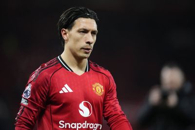 ‘It’s done’: Michael Carrick outlines Lisandro Martinez stance after explosive Man United criticism