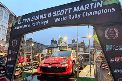 Evans given a hero's homecoming after WRC title triumph