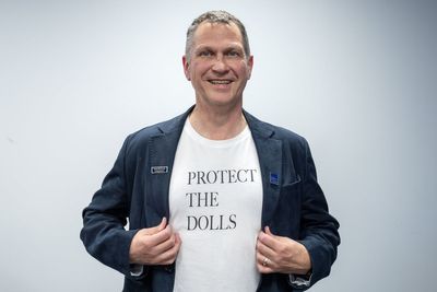 BBC ‘censored’ trans-rights slogan T-shirt, union official tells SNP conference