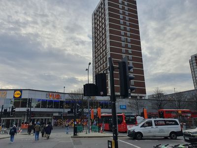 Empty west London Vue cinema to become 11-court padel centre after council approval