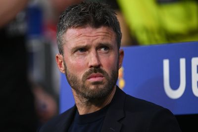 Michael Carrick must escape cycle of Manchester United circus and its old ghosts