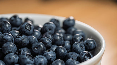 Blueberries vs grapes for blood sugar: Which fruit is better for keeping glucose levels stable?