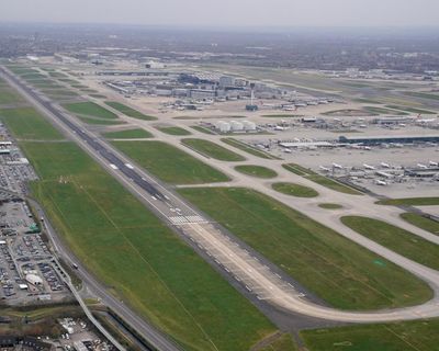 Healey backs pro-growth case for Heathrow third runway after Burnham ducks issue