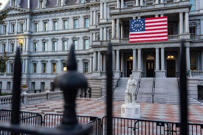 Painting Eisenhower Building would diminish historic character of White House complex, report says