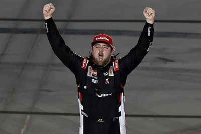 Kaden Honeycutt wins incident-free Phoenix NASCAR Truck race, extends points lead