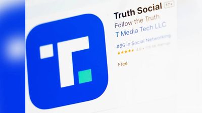 Truth Social Traffic Falls: daily users drop over 30%; questions over platform viability