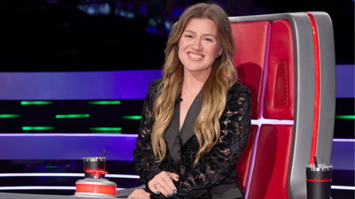 Kelly Clarkson Faces 'The Voice' Removal Petition as 'Birdgate' Shop Owner Says Staff Fear for Their Safety