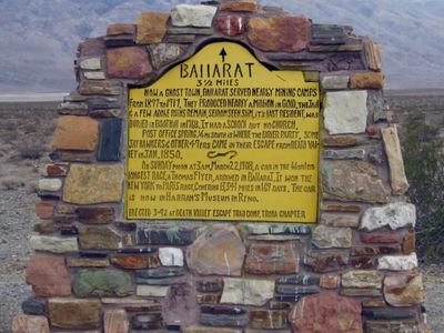 In 1897, gold discoveries helped establish Ballarat near Death Valley, and its population reached 400 by 1898; today, adobe ruins remain after the mining boom faded