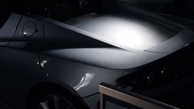 Florida governer assures Tesla’s flying Roadster will be ‘legal,’ while Elon Musk says ‘safety is not the main goal’