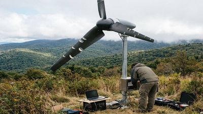 Deflectors Lift Turbine Output: Rutgers team boosts power by up to 10%; big-turbine tests still needed
