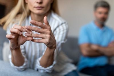 Who Gets the Friends After a Divorce? The Part Nobody Puts in the Settlement