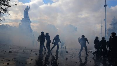 Violent cost-of-living unrest: Over 270 arrested as cars burn; yellow vest protests spread